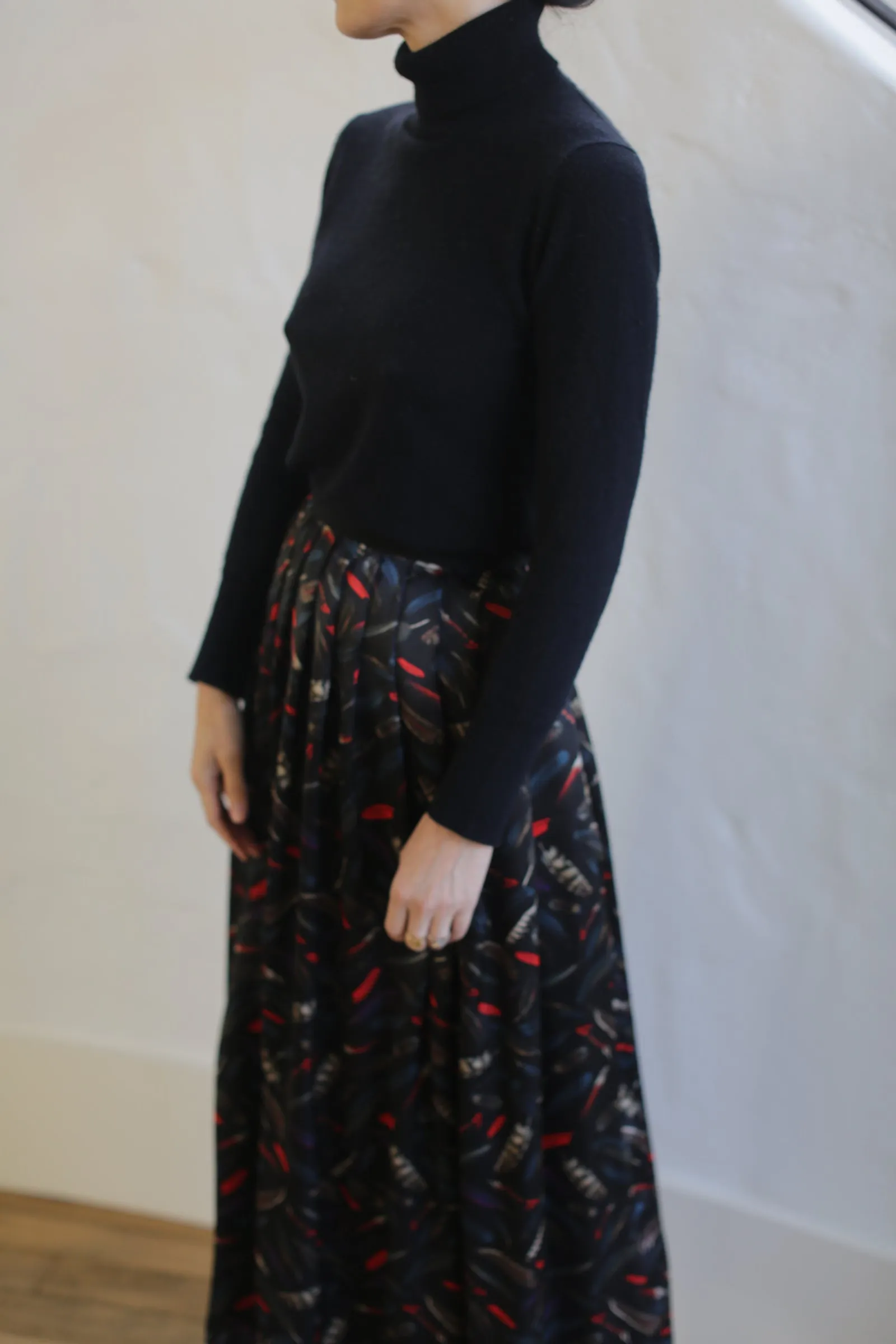Silk Charmeuse Pleated Wrap Skirt | Feather Print Black